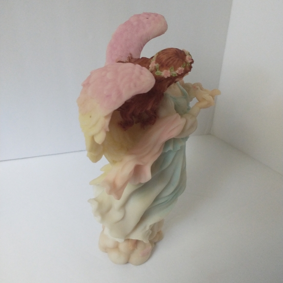 Seraphim Classic, Monica "Under Love's Wing" Angel Statue - Picture 6 of 11